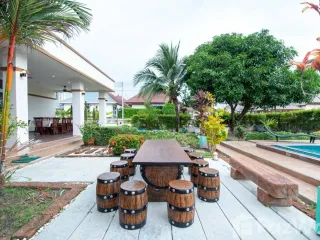 For rent 4 bed villa in Sattahip, Chonburi