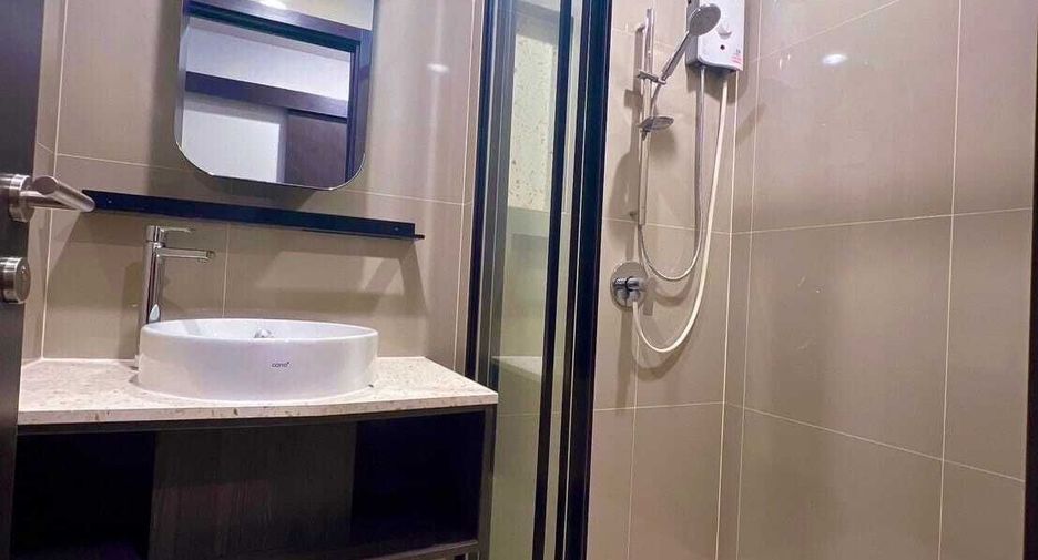 For rent 1 bed condo in Huai Khwang, Bangkok