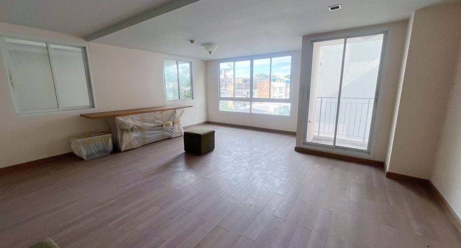 For sale studio condo in Phaya Thai, Bangkok