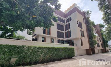 For rent 3 bed condo in Yan Nawa, Bangkok