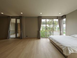 For sale 5 Beds house in Bang Phlat, Bangkok