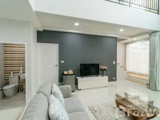 For rent 3 bed townhouse in Mueang Chiang Mai, Chiang Mai