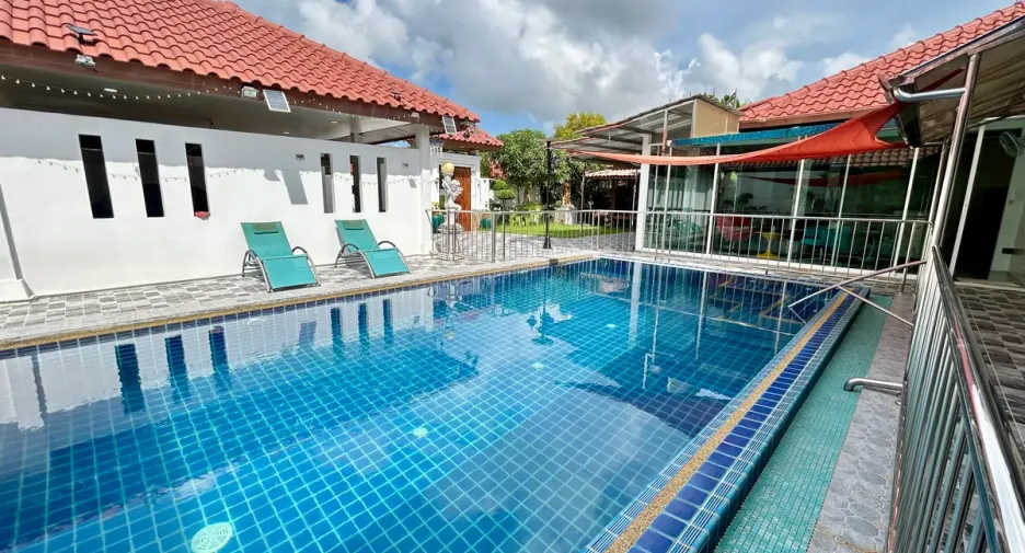 For rent and for sale 4 bedrooms house in Si Racha, Chonburi