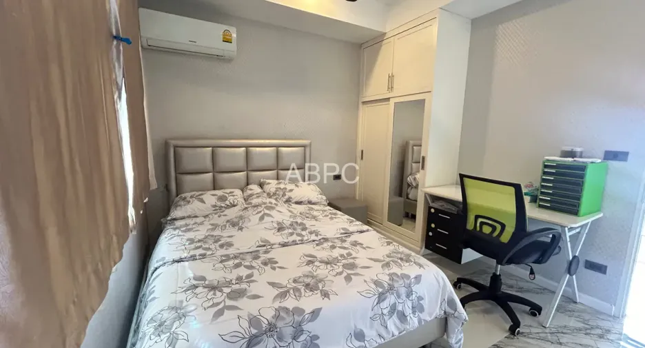 For rent and for sale 4 bedrooms house in Si Racha, Chonburi