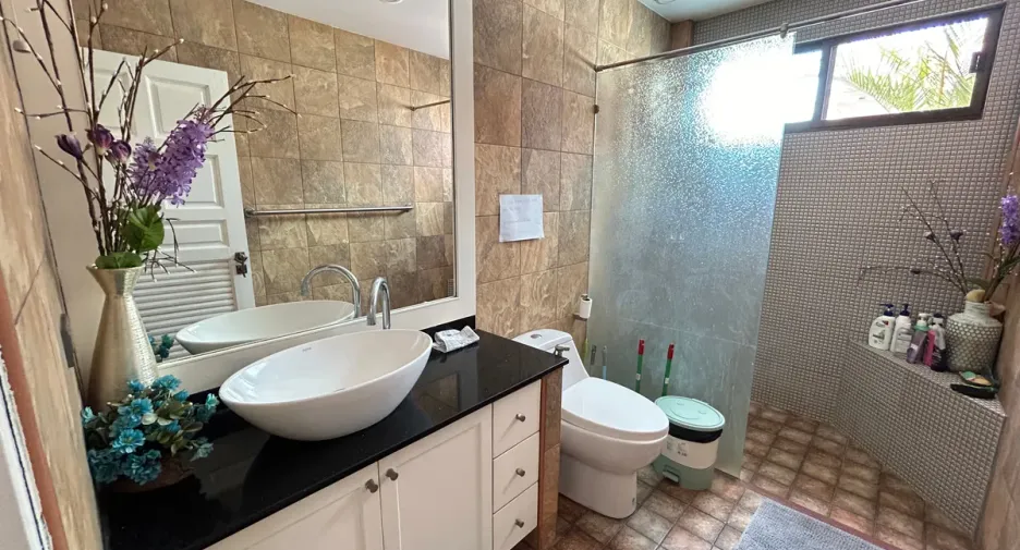 For rent and for sale 4 bedrooms house in Si Racha, Chonburi