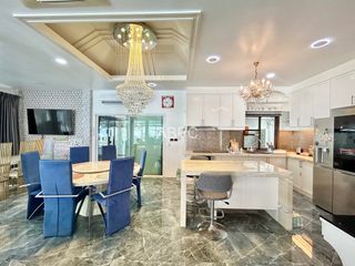 For rent and for sale 4 bedrooms house in Si Racha, Chonburi