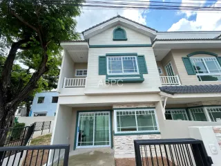 For sale 3 ベッドルーム condo in Bang Lamung, Chonburi