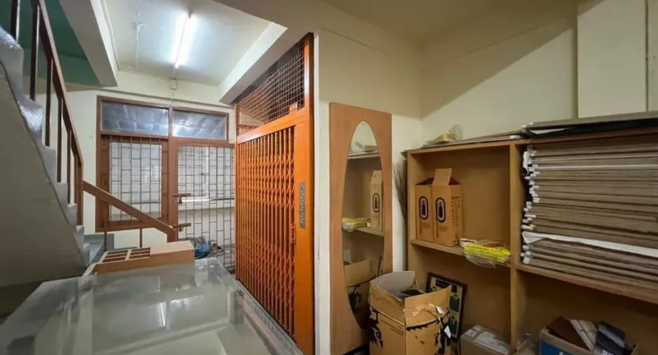 For rent and for sale retail Space in Watthana, Bangkok