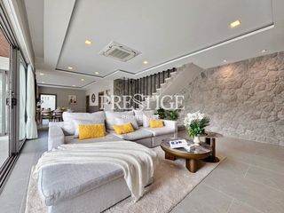 For sale 7 bedrooms house in Bang Lamung, Chonburi