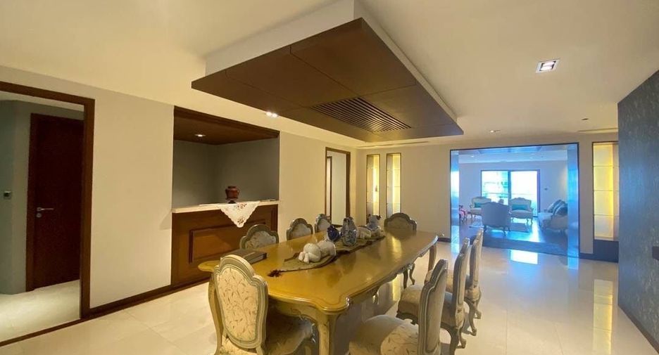 For sale 3 bed condo in Watthana, Bangkok