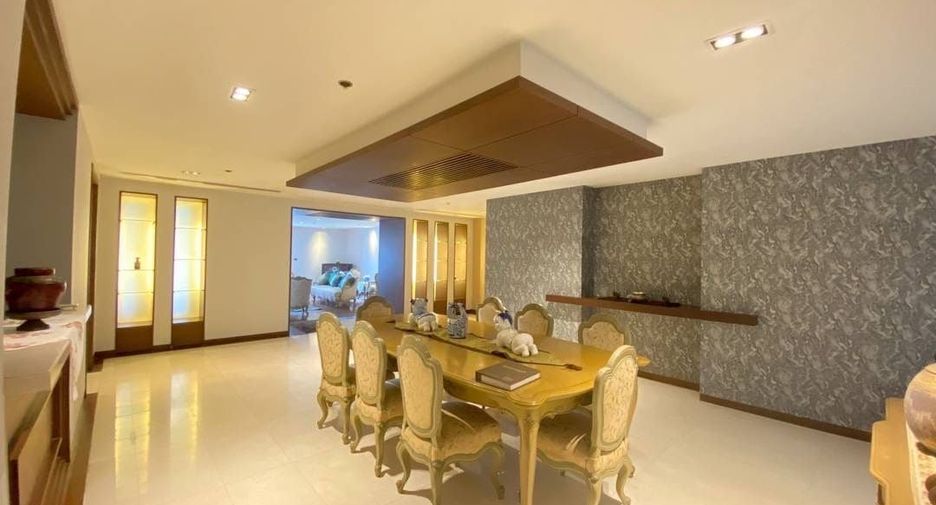 For sale 3 bed condo in Watthana, Bangkok