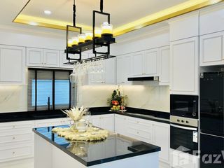 For sale 5 bed villa in Bang Lamung, Chonburi