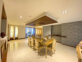 For rent 3 bed condo in Watthana, Bangkok