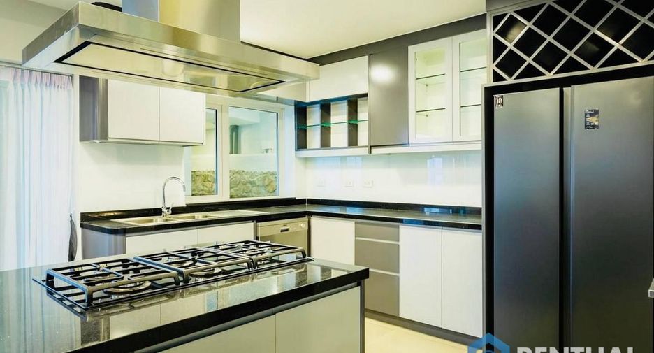 For sale 4 bedrooms house in Bang Lamung, Chonburi