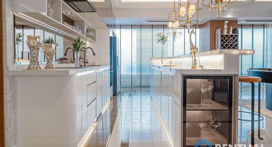For sale 4 bedrooms condo in Bang Lamung, Chonburi