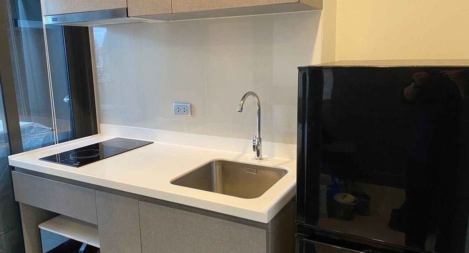 For rent studio condo in Huai Khwang, Bangkok