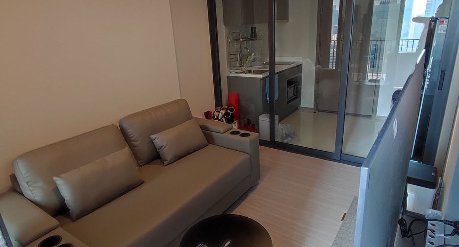For sale 1 bed condo in Huai Khwang, Bangkok