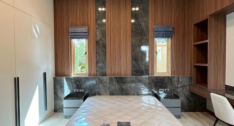 For sale 4 bed house in Bang Lamung, Chonburi