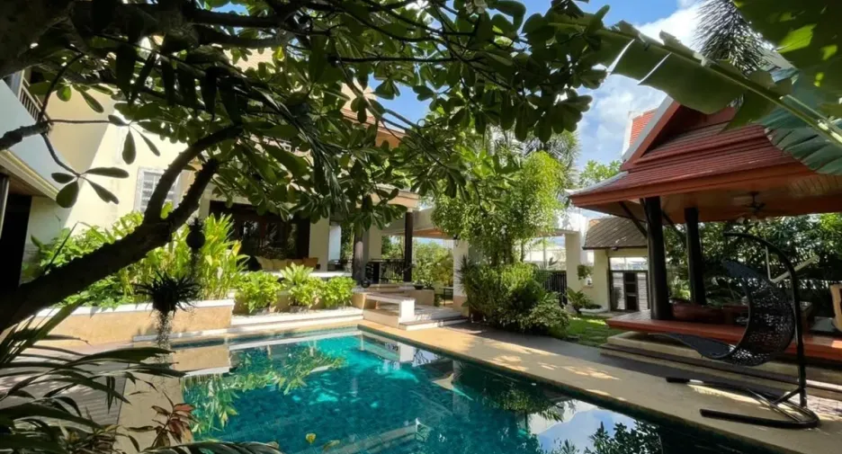 For rent and for sale 4 bedrooms house in Jomtien, Pattaya