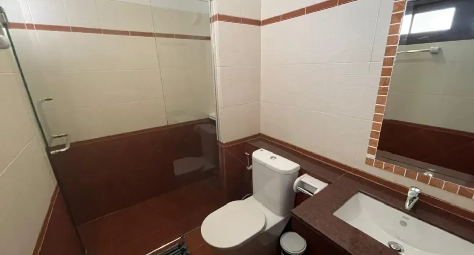 For rent and for sale 4 bedrooms house in Jomtien, Pattaya