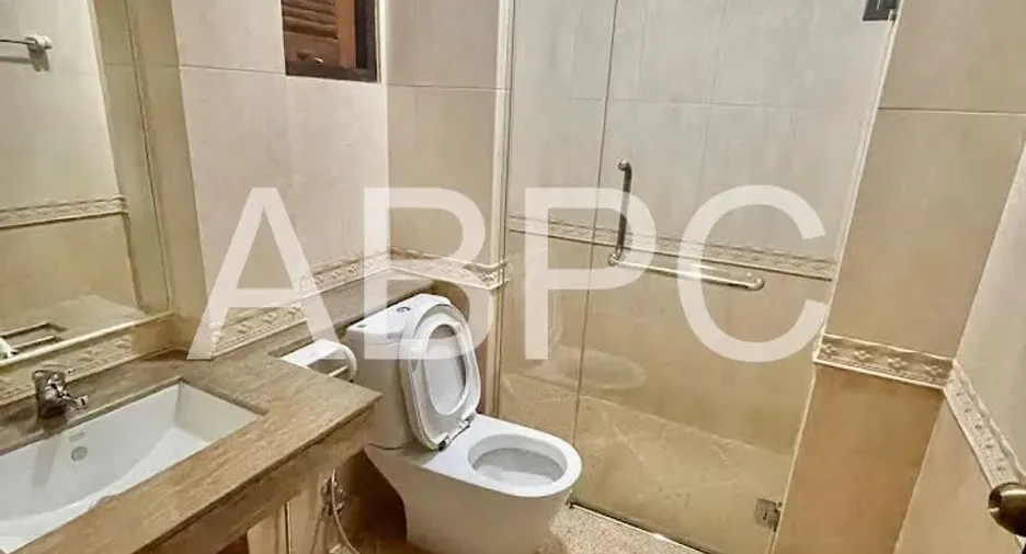 For rent and for sale 4 bedrooms house in Jomtien, Pattaya