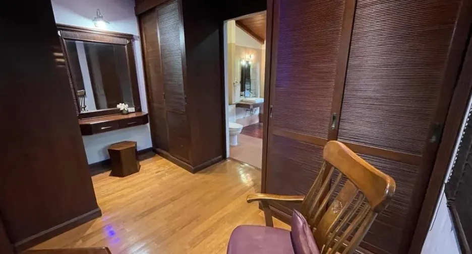 For rent and for sale 4 bedrooms house in Jomtien, Pattaya