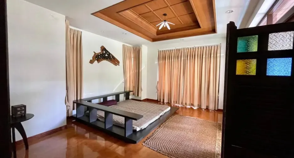 For rent and for sale 4 bedrooms house in Jomtien, Pattaya