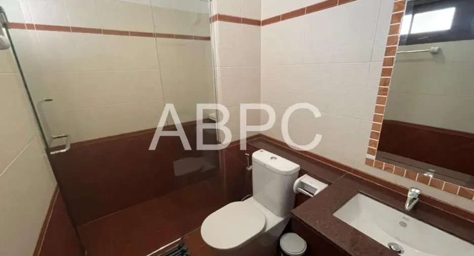 For rent and for sale 4 bedrooms house in Jomtien, Pattaya