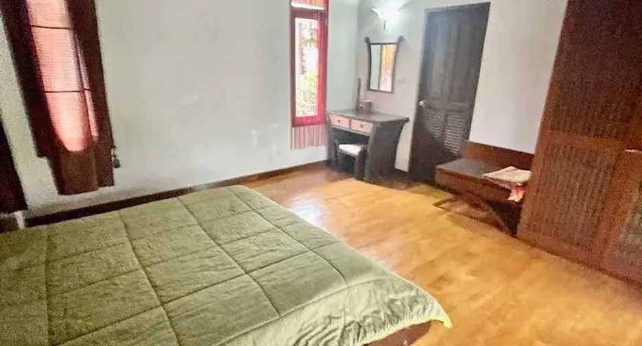 For rent and for sale 4 bedrooms house in Jomtien, Pattaya