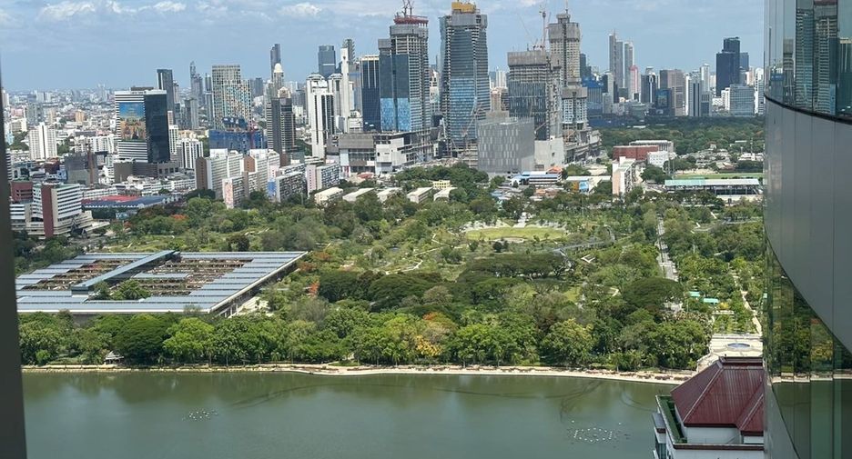 For sale 3 bedrooms condo in Khlong Toei, Bangkok