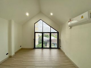 For rent and for sale 3 bed office in Bang Na, Bangkok