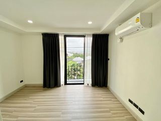 For rent and for sale 3 bed office in Bang Na, Bangkok
