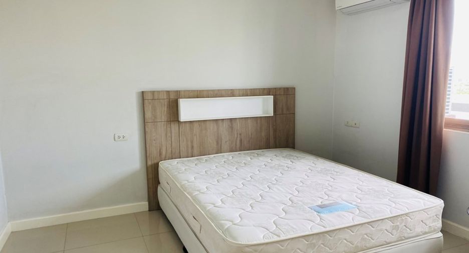 Condo en alquiler de 3 habitaciones en Watthana, Bangkok