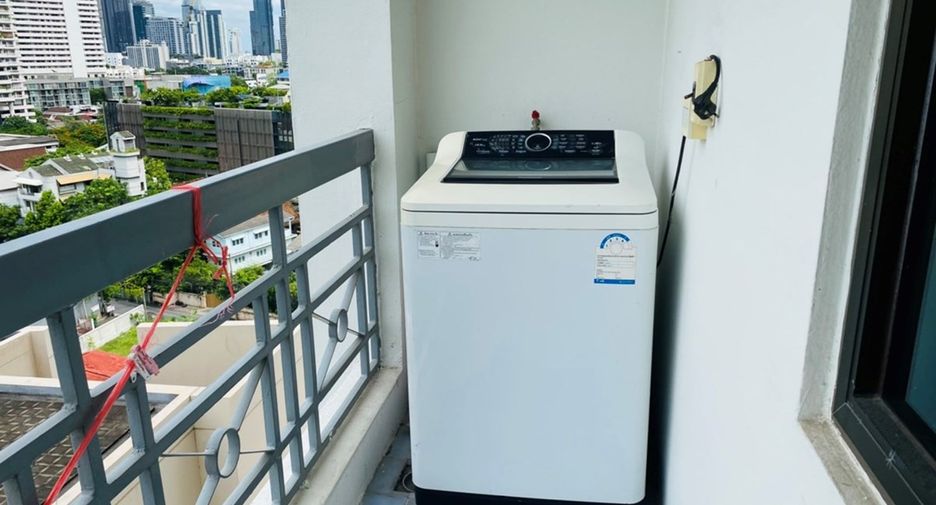 Condo en alquiler de 3 habitaciones en Watthana, Bangkok