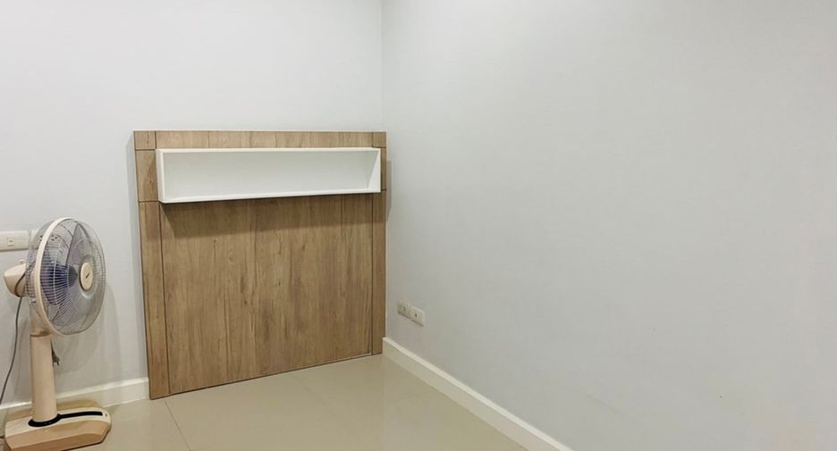 Condo en alquiler de 3 habitaciones en Watthana, Bangkok
