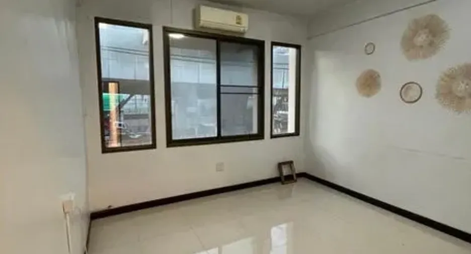 For rent retail Space in Chatuchak, Bangkok