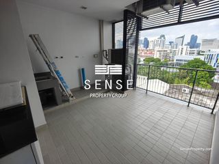 For rent 4 bed condo in Watthana, Bangkok