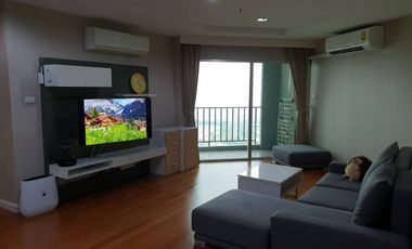 For rent 2 bed condo in Huai Khwang, Bangkok