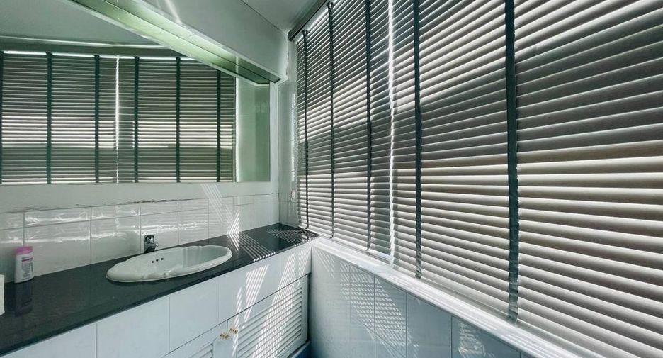 For sale 3 bedrooms condo in Bang Lamung, Chonburi