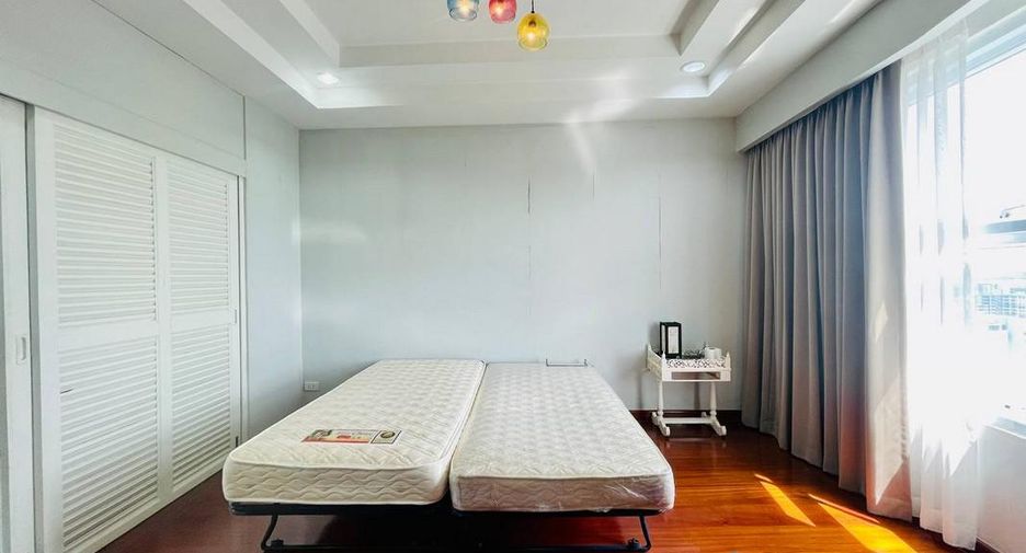 For sale 3 bedrooms condo in Bang Lamung, Chonburi