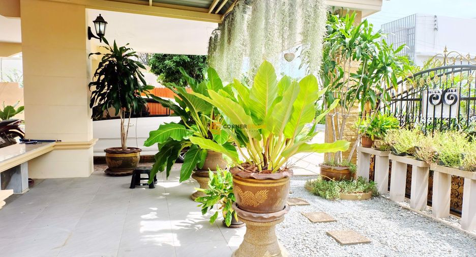 Haus zur Miete und zum Kauf mit 3 Zimmer in Bang Lamung, Chonburi