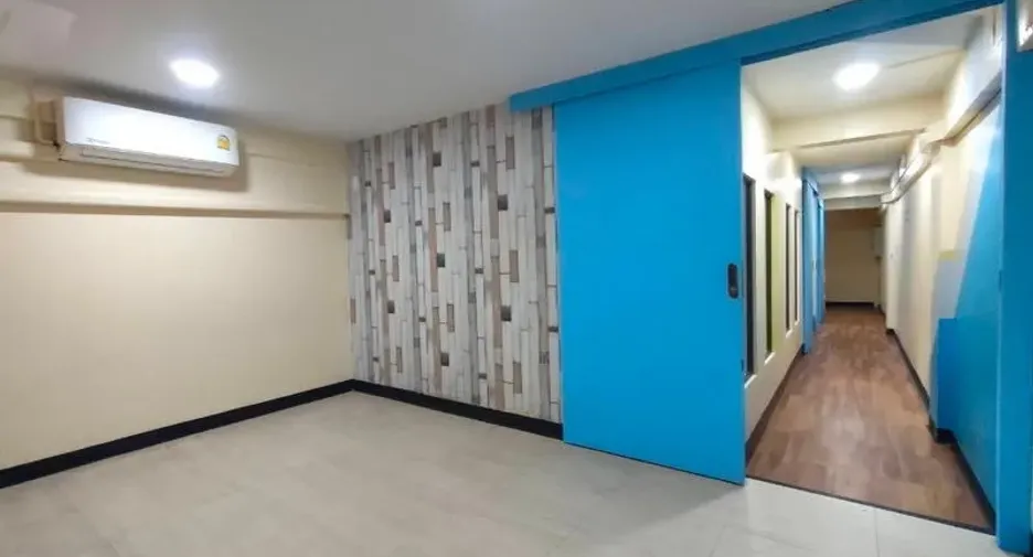 For rent and for sale 5 bedrooms retail Space in Bang Rak, Bangkok