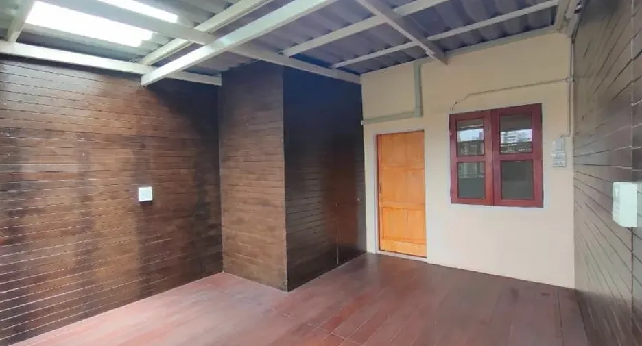 For rent and for sale 5 bedrooms retail Space in Bang Rak, Bangkok