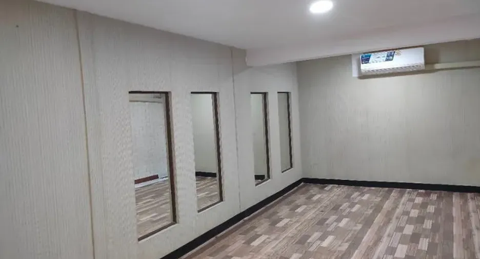 For rent and for sale 5 bedrooms retail Space in Bang Rak, Bangkok