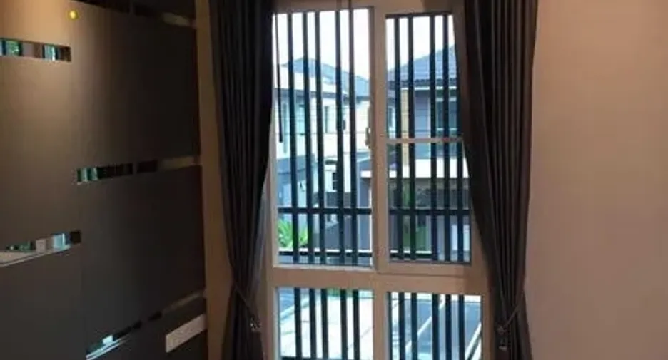 For sale 3 bedrooms townhouse in Bang Khae, Bangkok