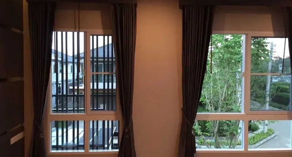 For sale 3 bedrooms townhouse in Bang Khae, Bangkok