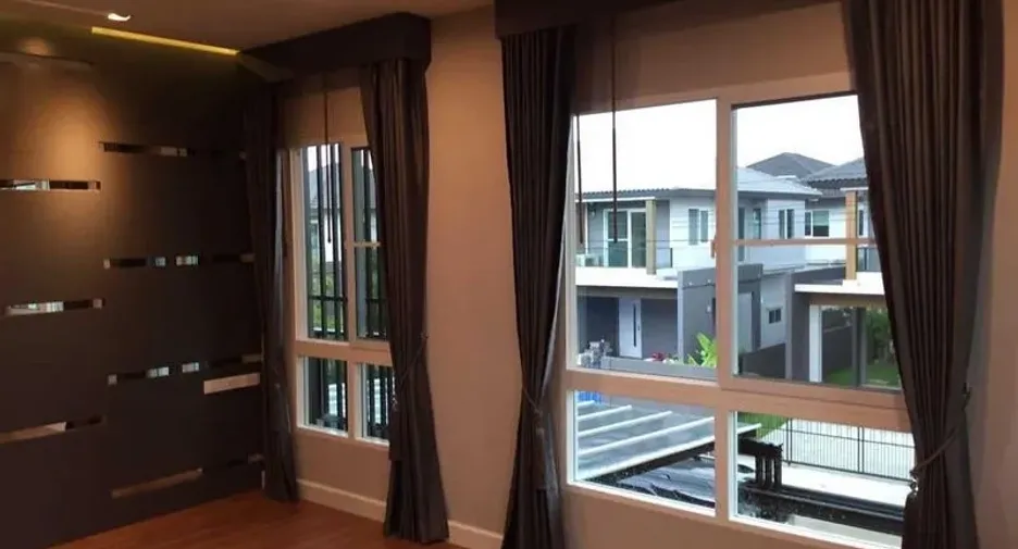 For sale 3 bedrooms townhouse in Bang Khae, Bangkok