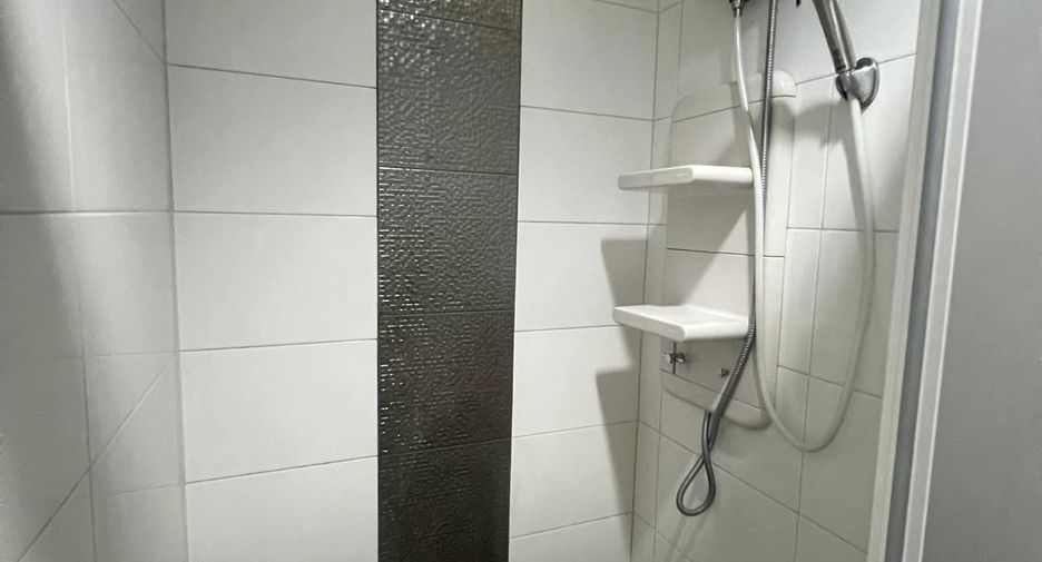 For rent studio condo in Khlong Toei, Bangkok
