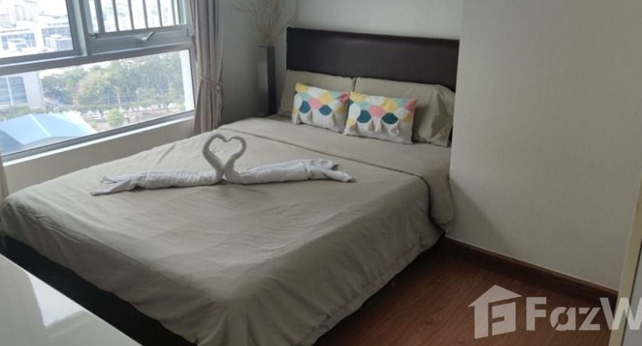 For sale 3 bed condo in Huai Khwang, Bangkok