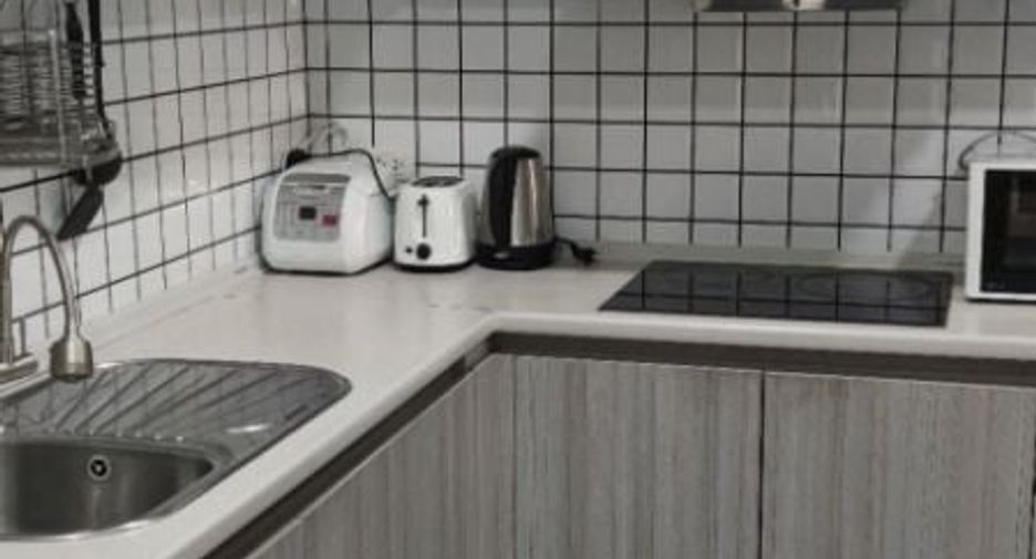 For sale 3 bed condo in Huai Khwang, Bangkok
